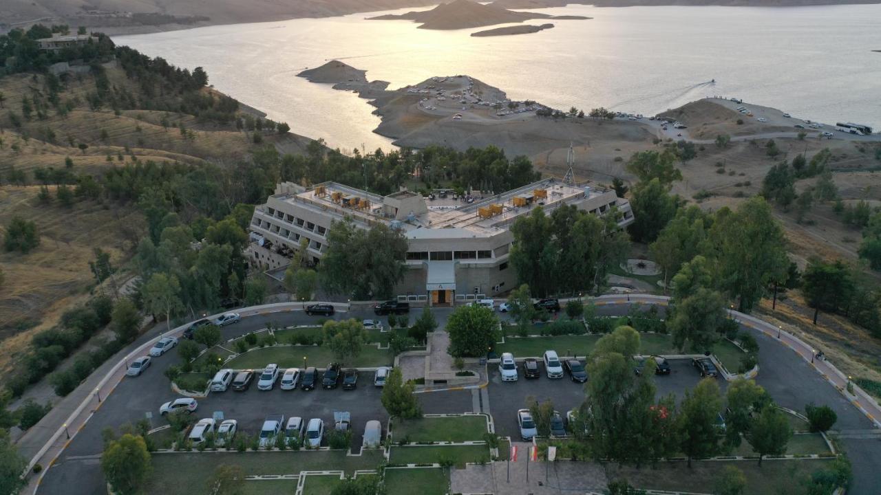 Ashur Hotel Dukhan Экстерьер фото