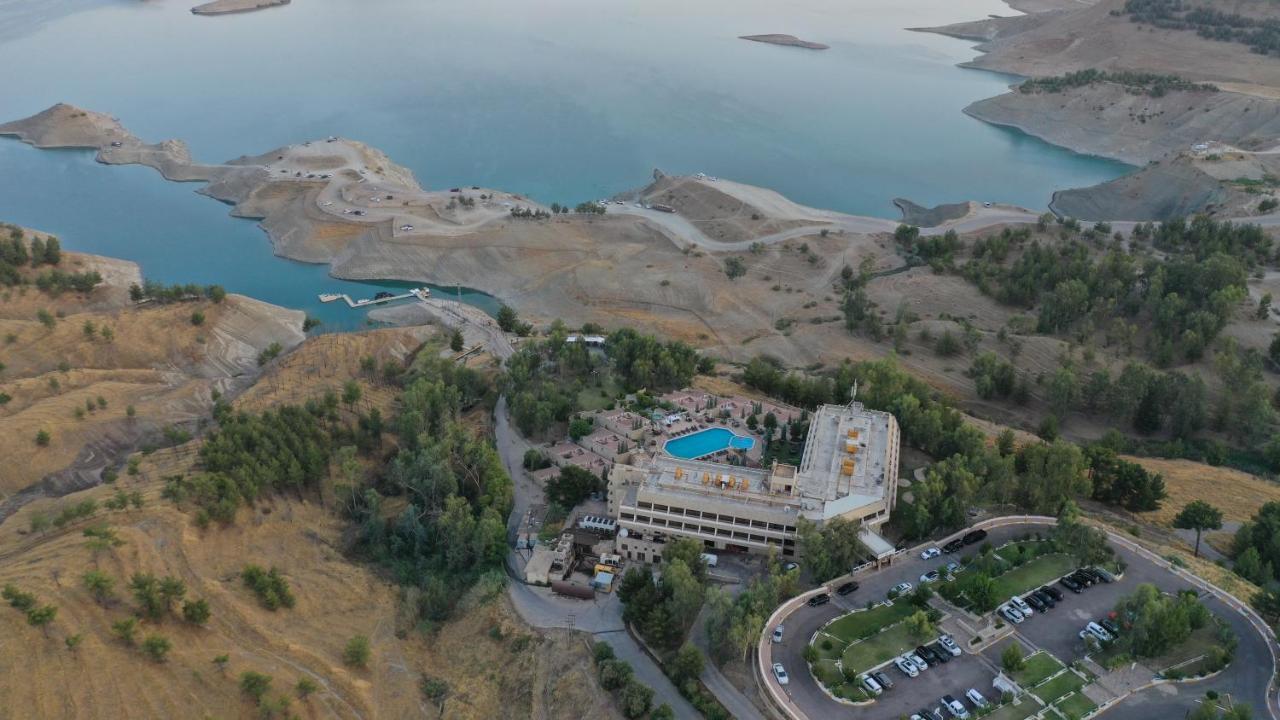 Ashur Hotel Dukhan Экстерьер фото