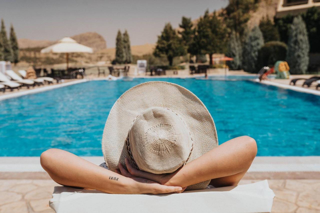 Ashur Hotel Dukhan Экстерьер фото